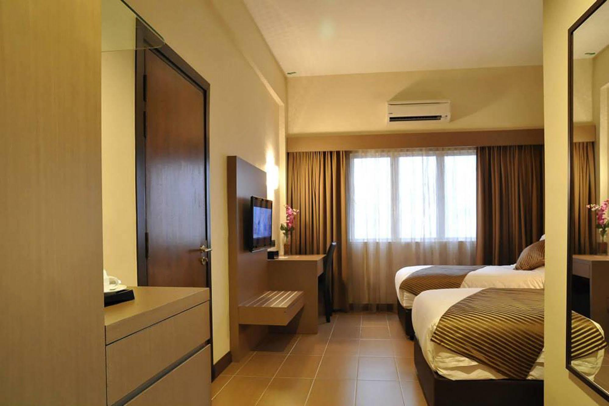 Bendahara Hotel @ Malacca City Экстерьер фото